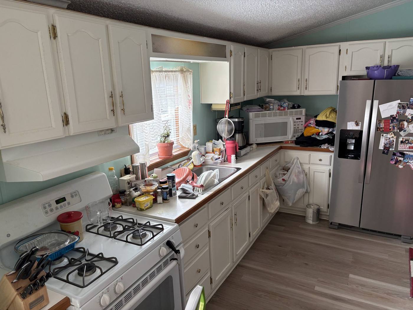 Before: Kitchen — 2715 Ewing Ave. Mishawaka, IN