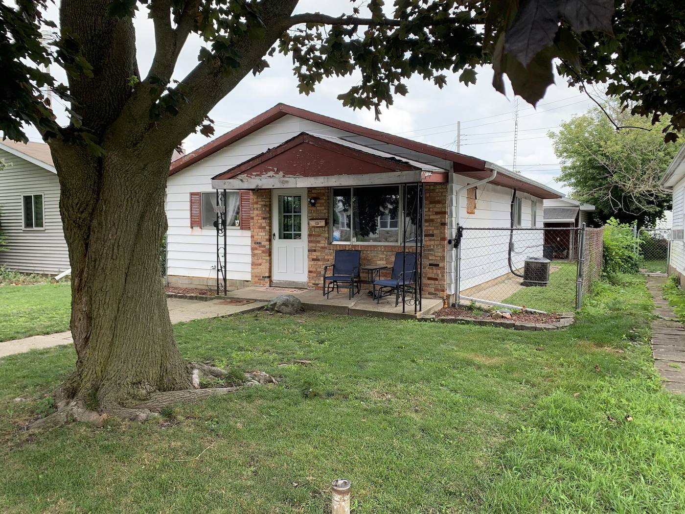 Before: 906 Hendricks exterior — Mishawaka, IN